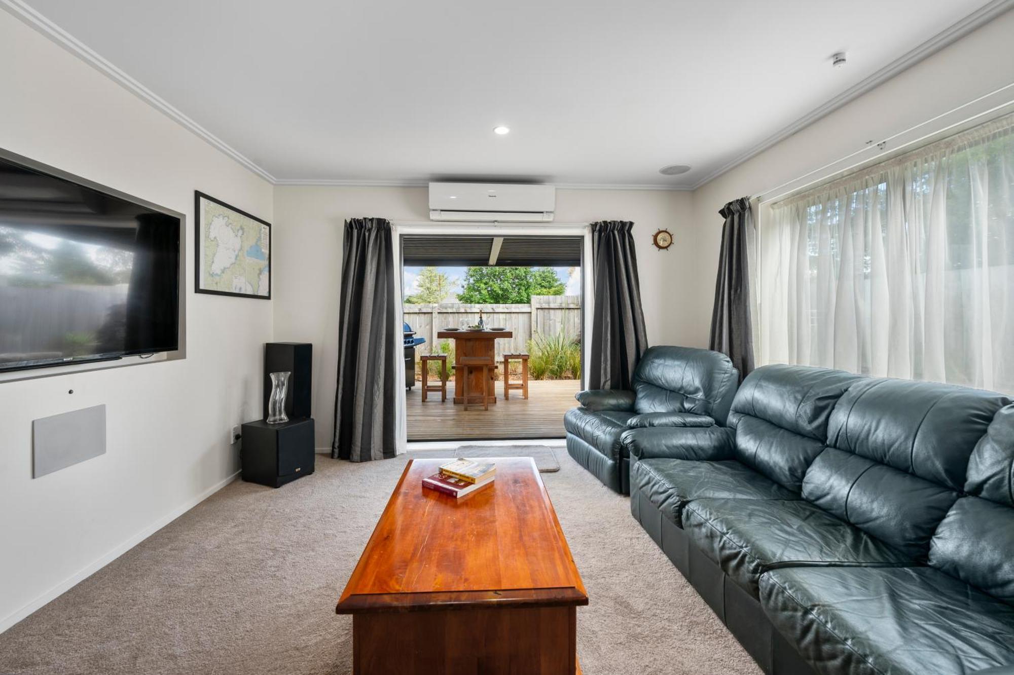 Holiday home The Tin Hut -